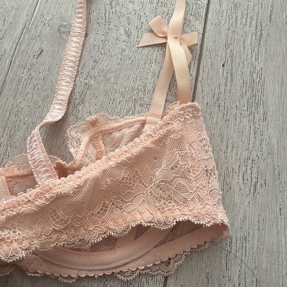 Varsbaby peach lace boudoir bra 32C like new adjustable French style gold clasp - Picture 11 of 11